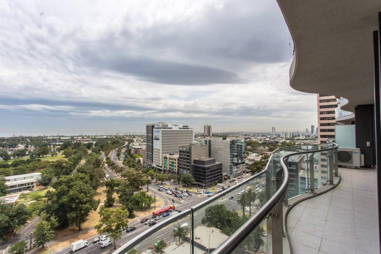 Readyset Apartments At Emerald Melbourne Buitenkant foto