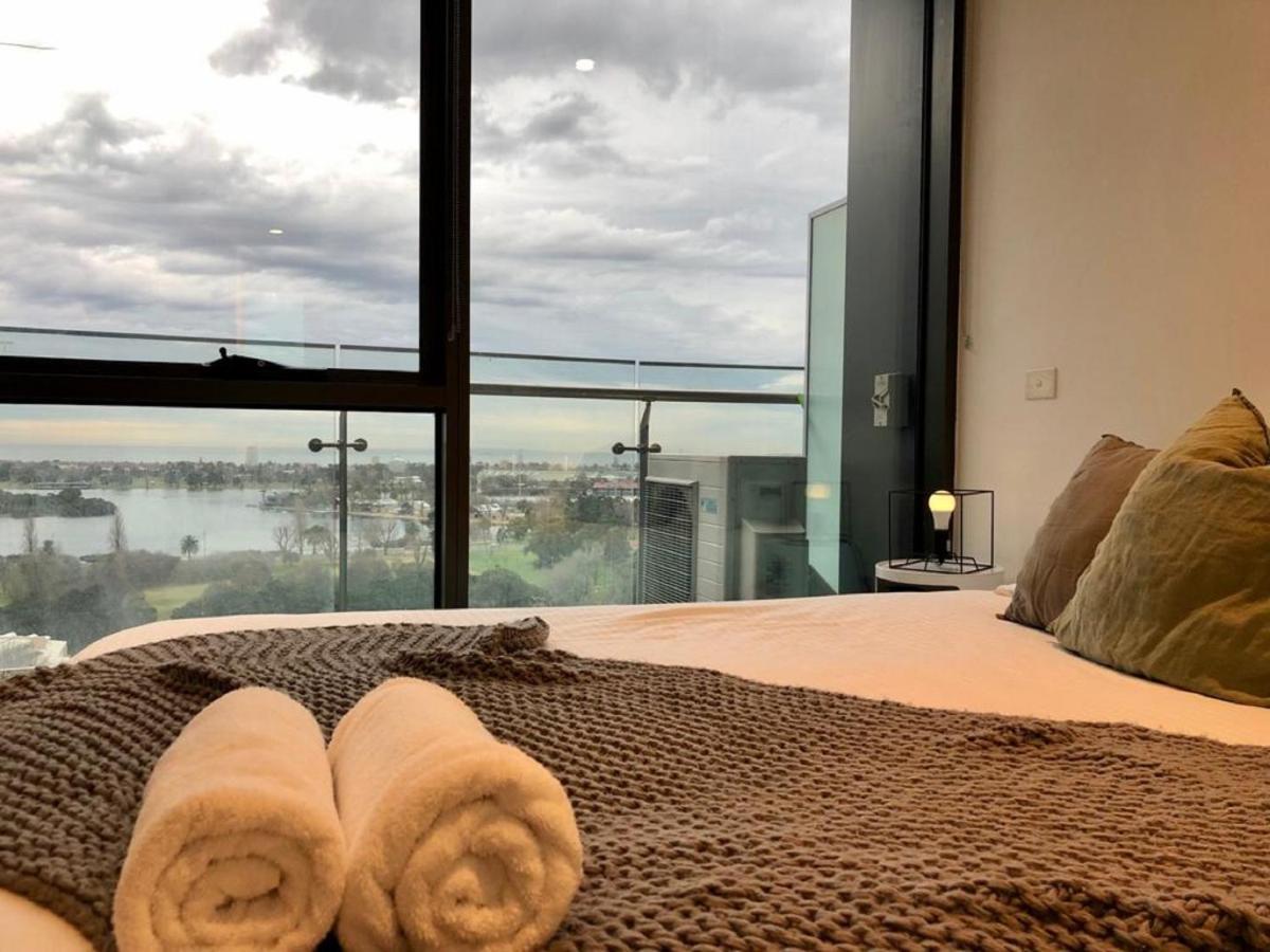 Readyset Apartments At Emerald Melbourne Buitenkant foto