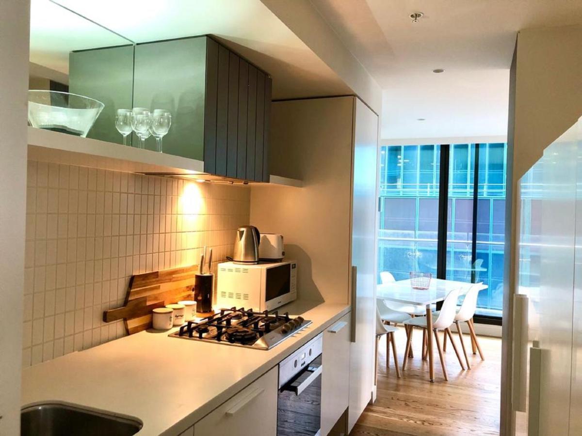 Readyset Apartments At Emerald Melbourne Buitenkant foto