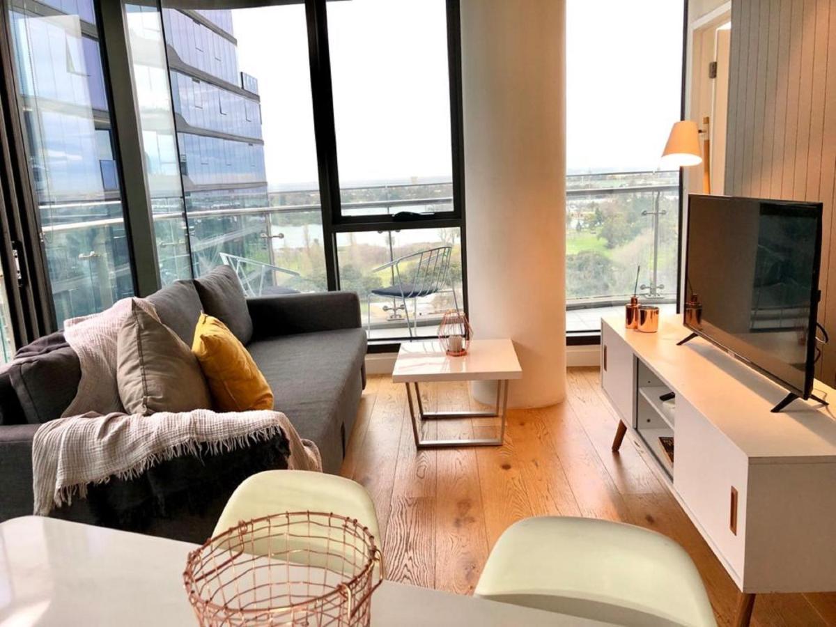 Readyset Apartments At Emerald Melbourne Buitenkant foto