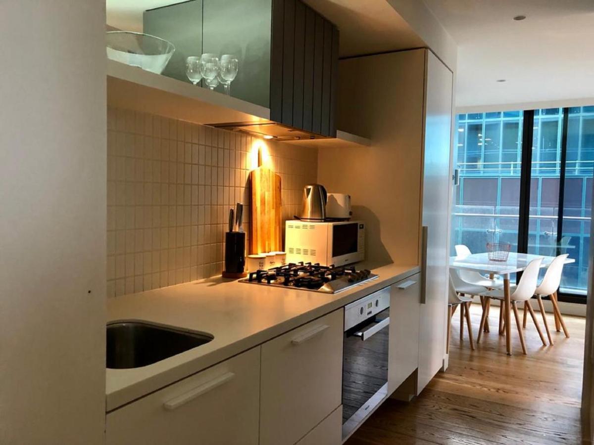 Readyset Apartments At Emerald Melbourne Buitenkant foto