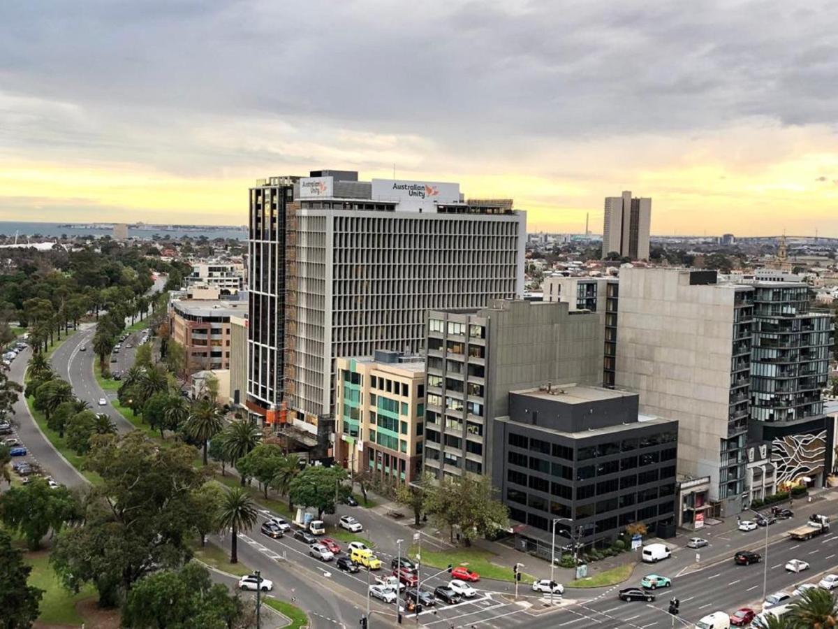 Readyset Apartments At Emerald Melbourne Buitenkant foto